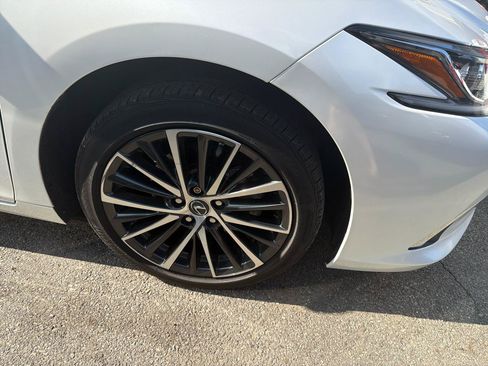 Used 2023 Lexus ES 250 w/ Premium Package AWD/4WD image 4