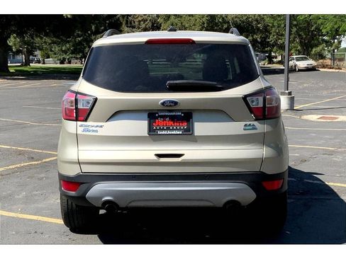 Used 2018 Ford Escape SEL image 4