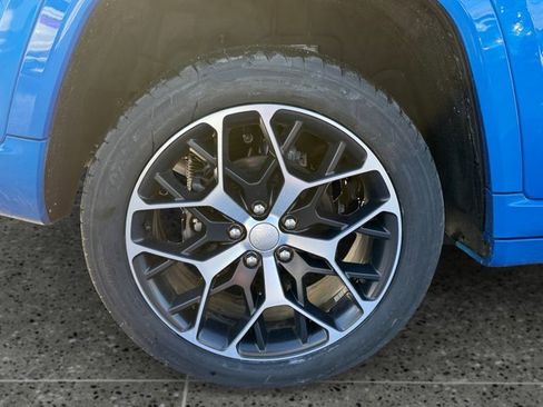 Used 2024 Jeep Grand Cherokee Summit image 10