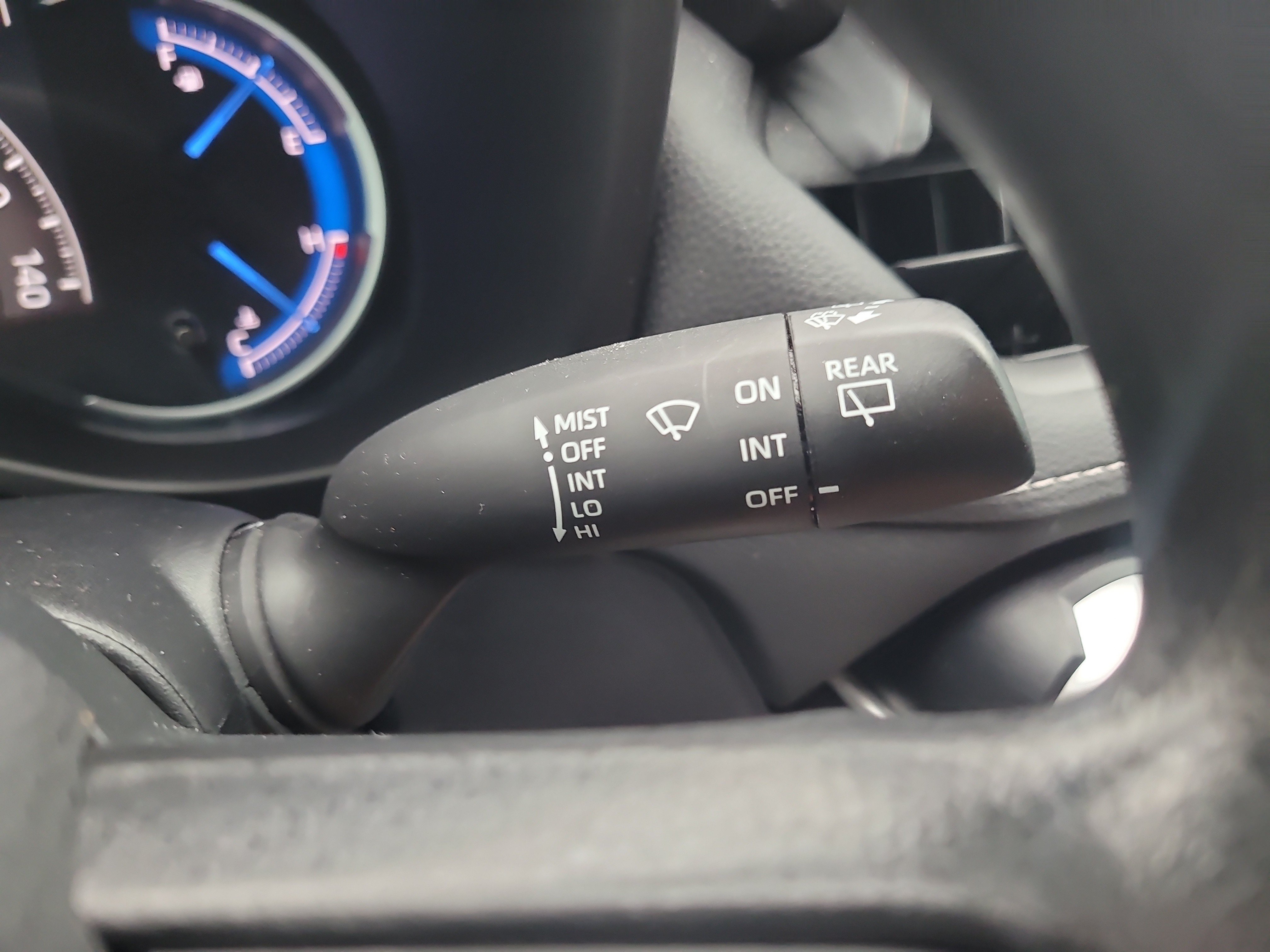 Used 2023 Toyota RAV4 LE AWD/4WD image 29