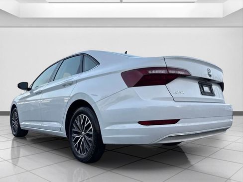 Used 2020 Volkswagen Jetta SE w/ SE Cold Weather Package image 4