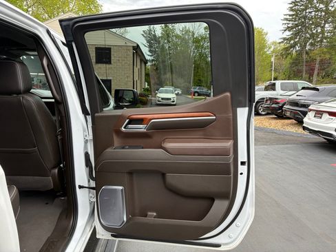 Used 2023 GMC Sierra 1500 Denali w/ Denali Reserve Package AWD/4WD image 18