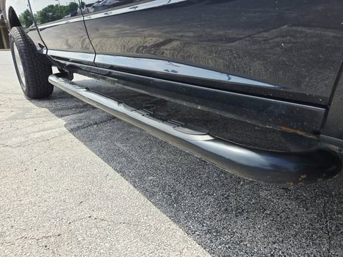 Used 2019 RAM 1500 Classic SLT AWD/4WD image 11
