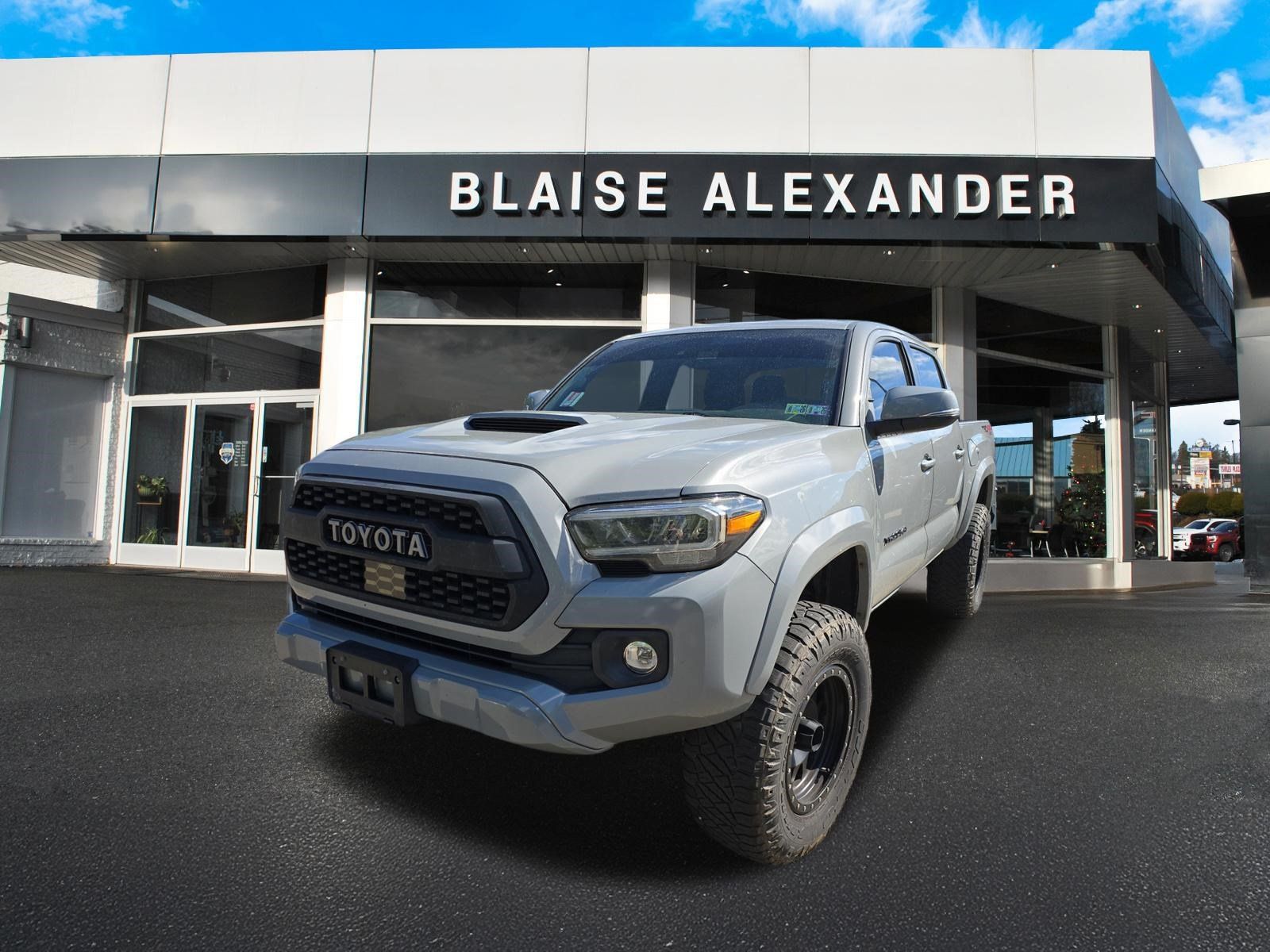 Used 2020 Toyota Tacoma TRD Sport w/ Technology Package AWD/4WD image 10