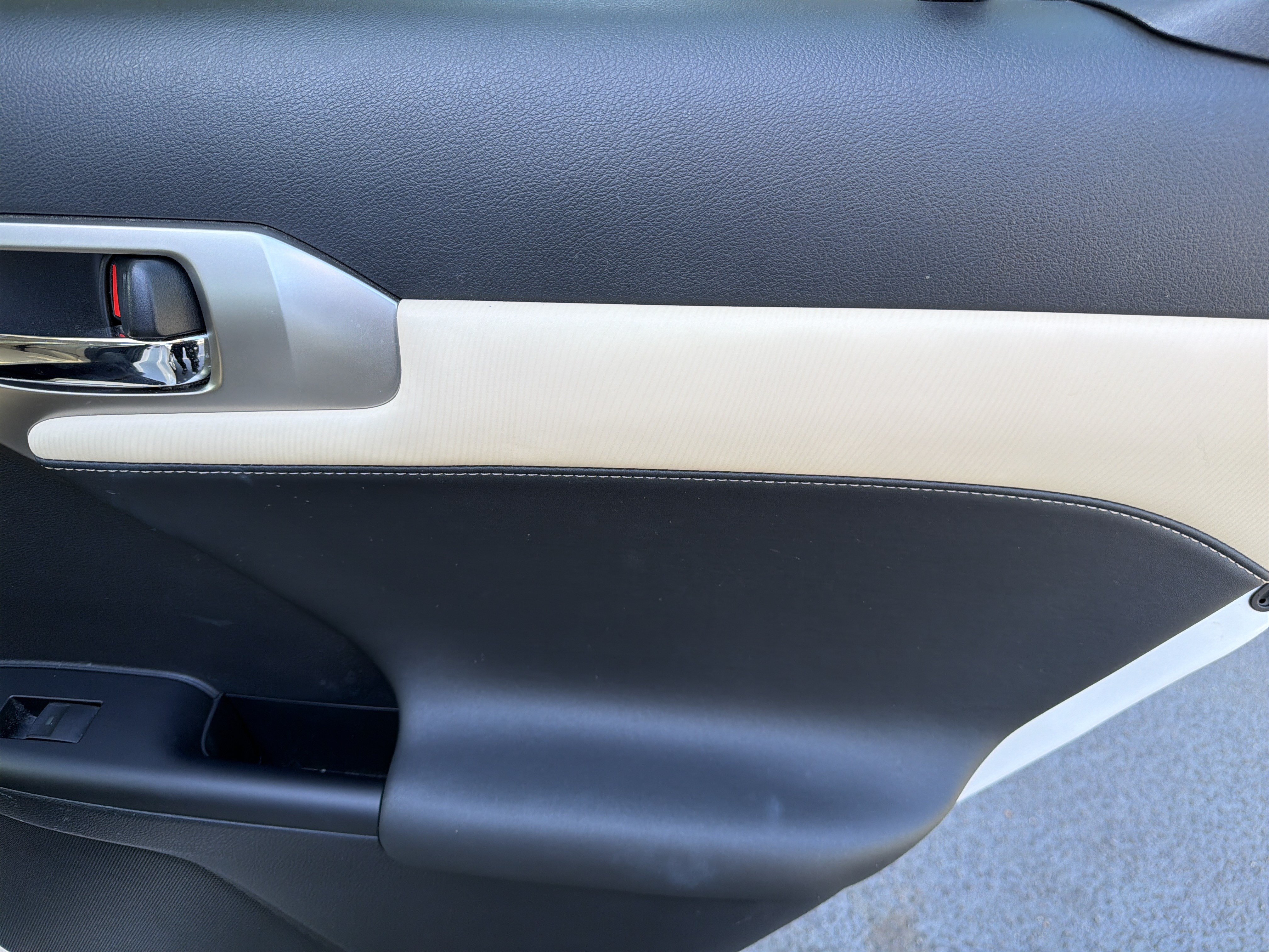 Used 2015 Lexus CT 200h w/ Navigation Package FWD image 37