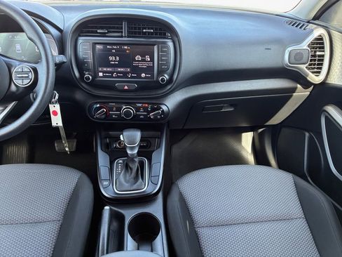 Used 2024 Kia Soul LX w/ Option Group 015 image 3
