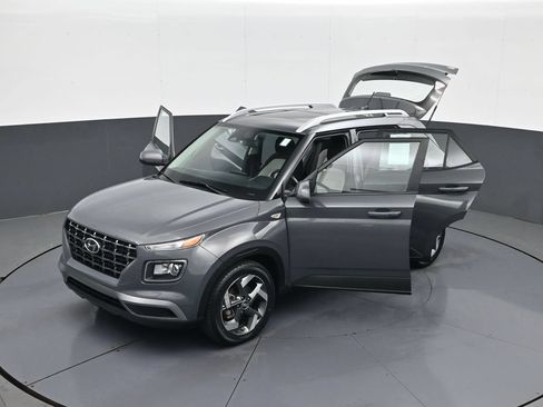 Certified 2024 Hyundai Venue SEL FWD image 31