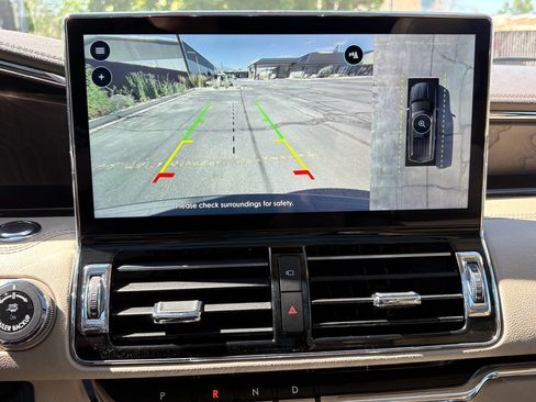 Used 2023 Lincoln Navigator Reserve AWD/4WD image 27