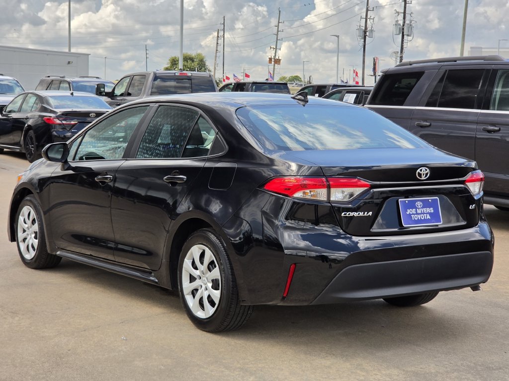 Used 2025 Toyota Corolla LE FWD image 7