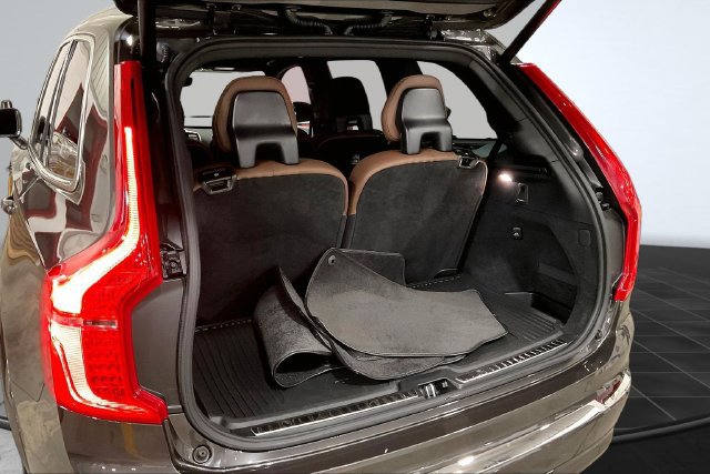 Certified 2024 Volvo XC90 B5 Plus w/ Protection Package AWD/4WD image 6