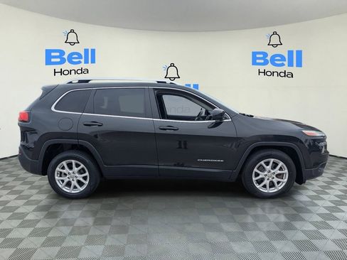 Used 2016 Jeep Cherokee Latitude FWD image 5