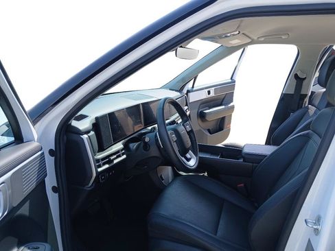 Used 2026 Hyundai Santa Fe SEL FWD image 8
