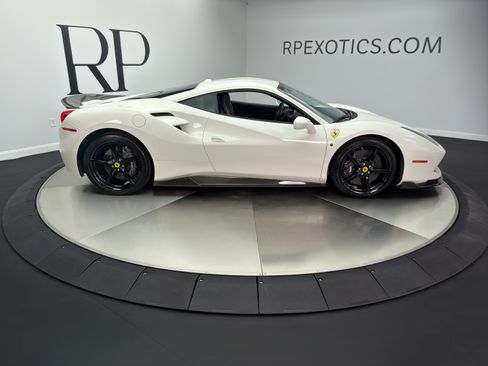 Used 2019 Ferrari 488 GTB RWD image 17