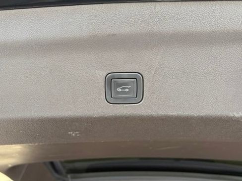 Used 2023 Cadillac Escalade Sport w/ LPO, ONYX Package AWD/4WD image 6