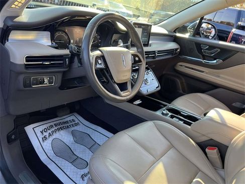 Used 2020 Lincoln Corsair Standard w/ Equipment Group 101A image 9