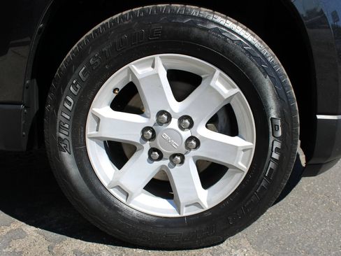 Used 2015 GMC Acadia SLE FWD image 17