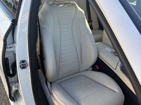 Used 2022 Mercedes-Benz E 450 4MATIC Sedan image 13