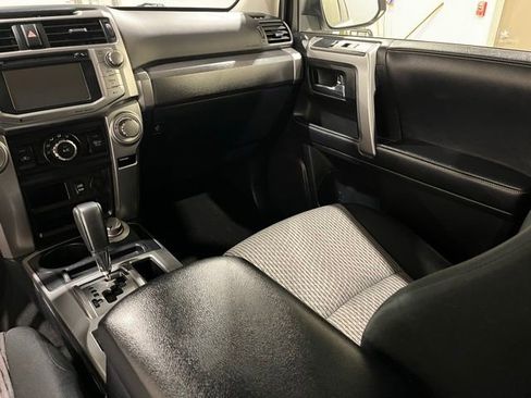 Used 2017 Toyota 4Runner SR5 image 17