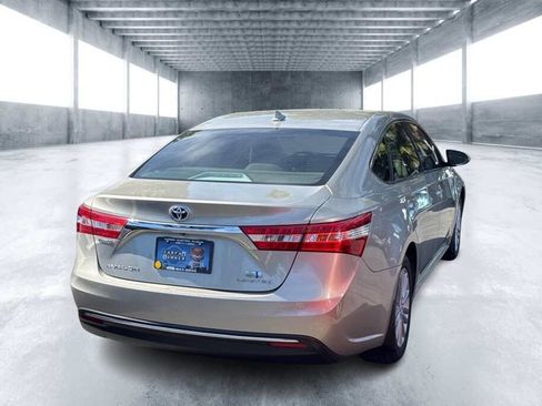 Used 2013 Toyota Avalon Limited image 3