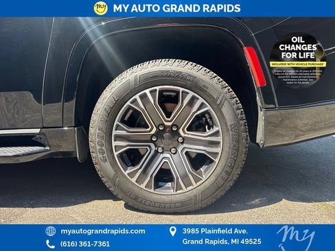 Used 2024 Jeep Wagoneer L Series II w/ Flexible Seating Group AWD/4WD image 31
