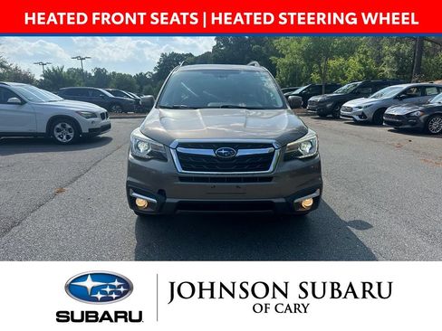 Used 2018 Subaru Forester 2.5i Touring AWD/4WD image 2