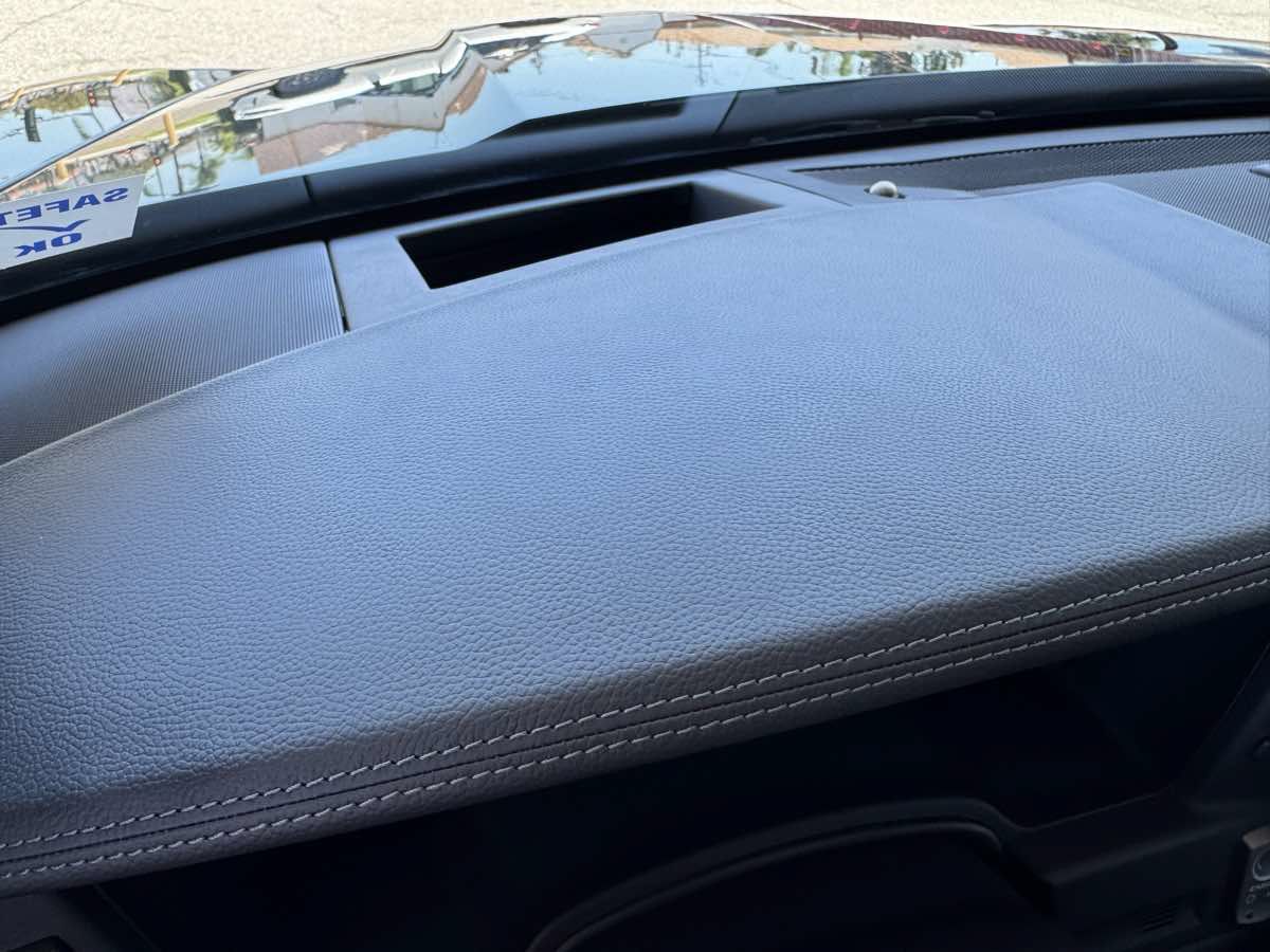 Used 2009 Cadillac XLR RWD image 29