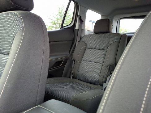 Certified 2023 GMC Acadia SLE w/ Driver Convenience Package image 18