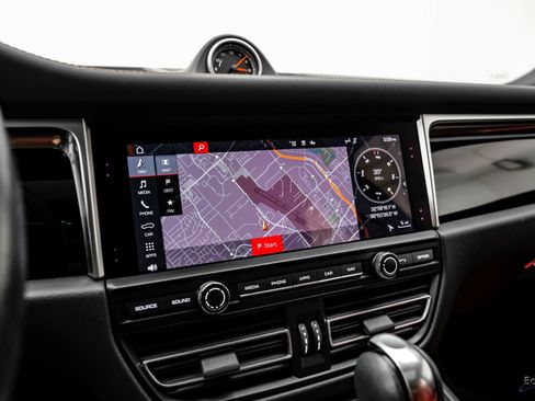 Used 2021 Porsche Macan AWD/4WD image 67