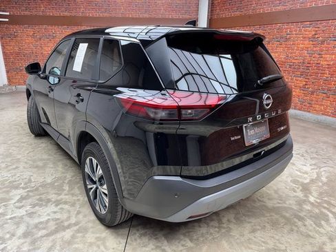 Used 2023 Nissan Rogue SV AWD/4WD image 2