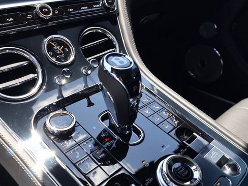 Certified 2020 Bentley Continental GT V8 AWD/4WD image 18