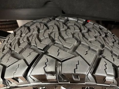 Used 2021 GMC Sierra 1500 AT4 w/ AT4 Preferred Package AWD/4WD image 51