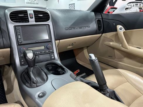 Used 2006 Chevrolet Corvette Convertible w/ Preferred Equipment Group image 16