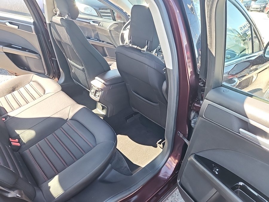 Used 2013 Ford Fusion SE FWD image 11