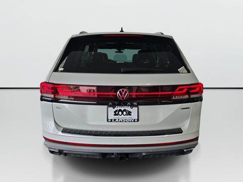 New 2026 Volkswagen Atlas Peak Edition AWD/4WD image 4