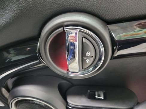 Used 2015 MINI Cooper S image 19