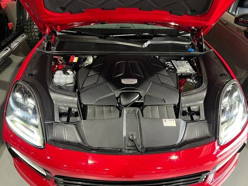 Used 2021 Porsche Cayenne image 49