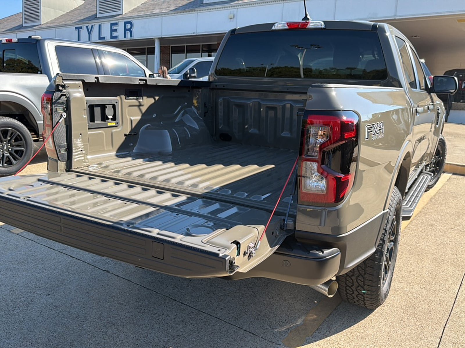 New 2026 Ford Ranger XLT w/ FX4 Off-Road Package AWD/4WD image 4