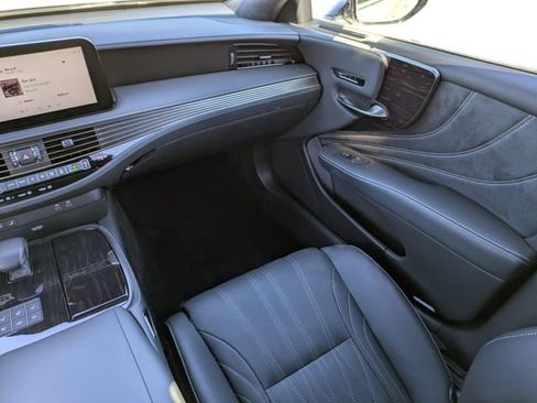 Certified 2023 Lexus LS 500 AWD w/ Luxury Package image 16