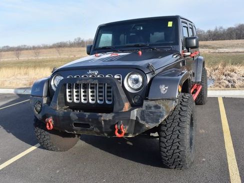 Used 2017 Jeep Wrangler Unlimited Sahara w/ Max Tow Package image 7