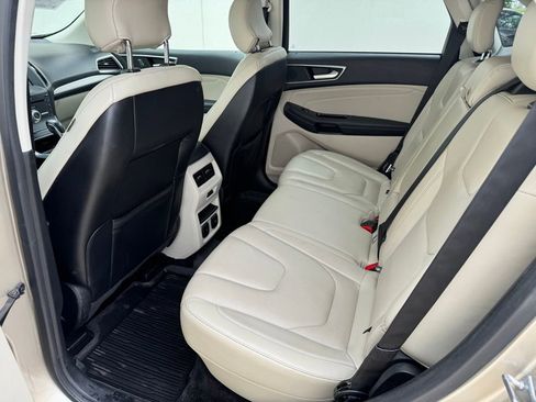 Used 2018 Ford Edge Titanium w/ Equipment Group 302A AWD/4WD image 13