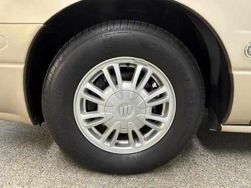 Used 2005 Buick Le Sabre Custom image 58