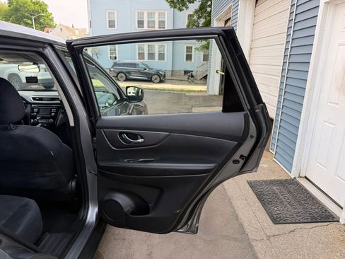 Used 2016 Nissan Rogue S AWD/4WD image 30