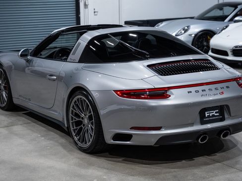 Used 2017 Porsche 911 Targa 4S AWD/4WD image 4