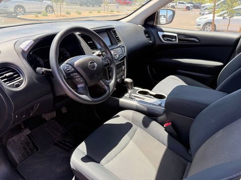Used 2017 Nissan Pathfinder S FWD image 11