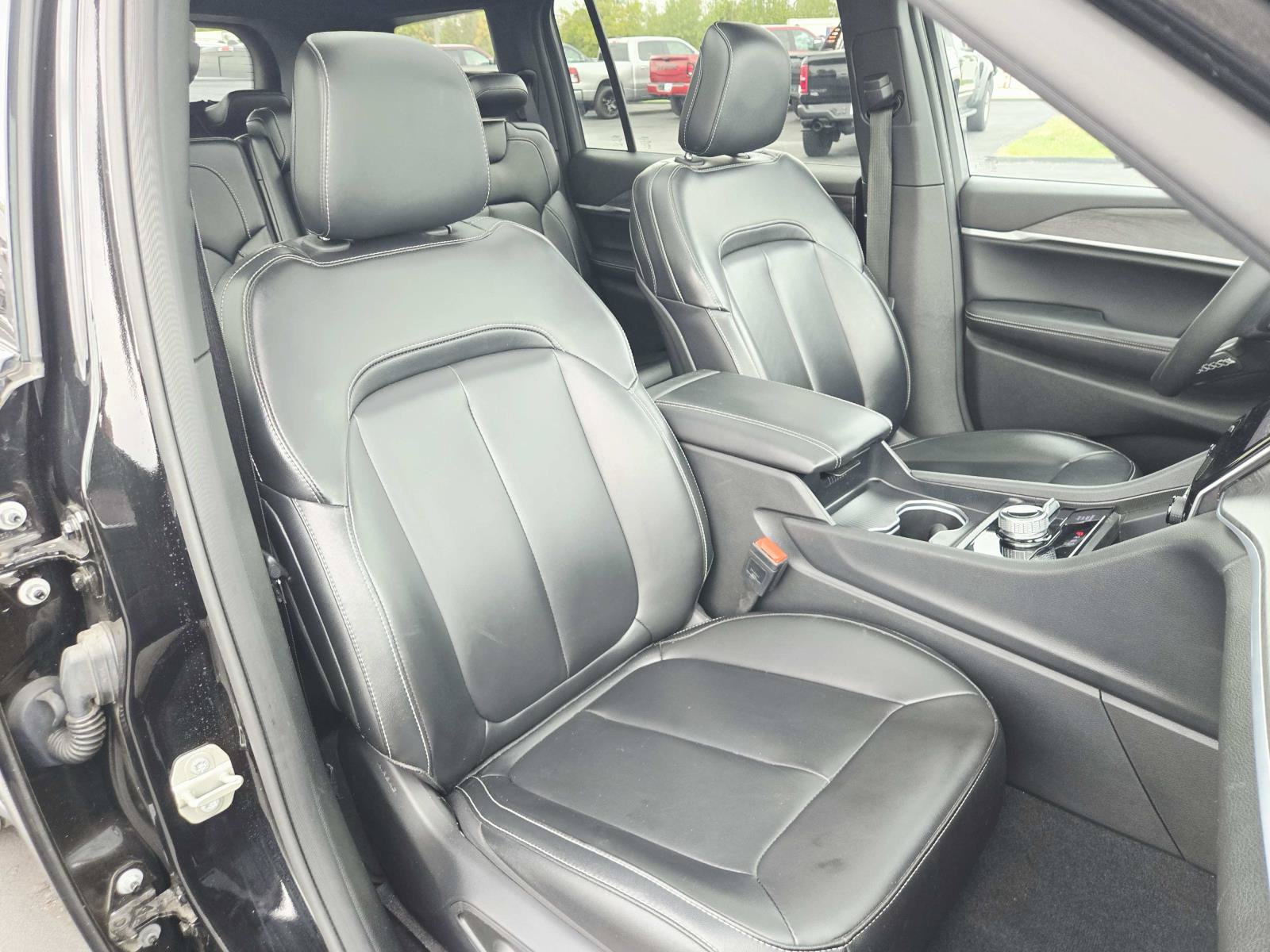 Used 2024 Jeep Grand Cherokee L Limited AWD/4WD image 19