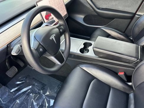 Used 2024 Tesla Model Y Long Range AWD/4WD image 10