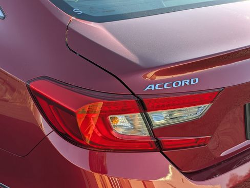 Used 2019 Honda Accord Touring image 13