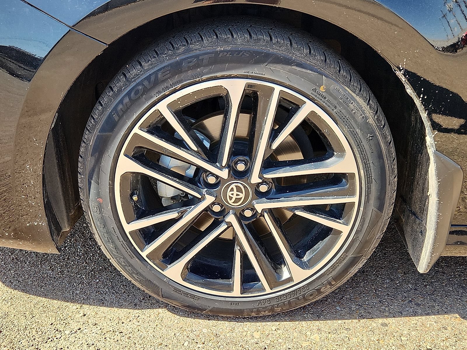 Used 2025 Toyota Camry XLE FWD image 7