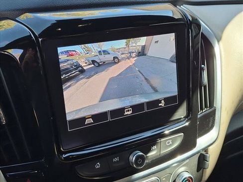 Used 2022 Chevrolet Traverse LT AWD/4WD image 13