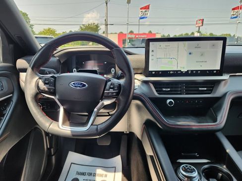 Used 2025 Ford Explorer ST-Line AWD/4WD image 22